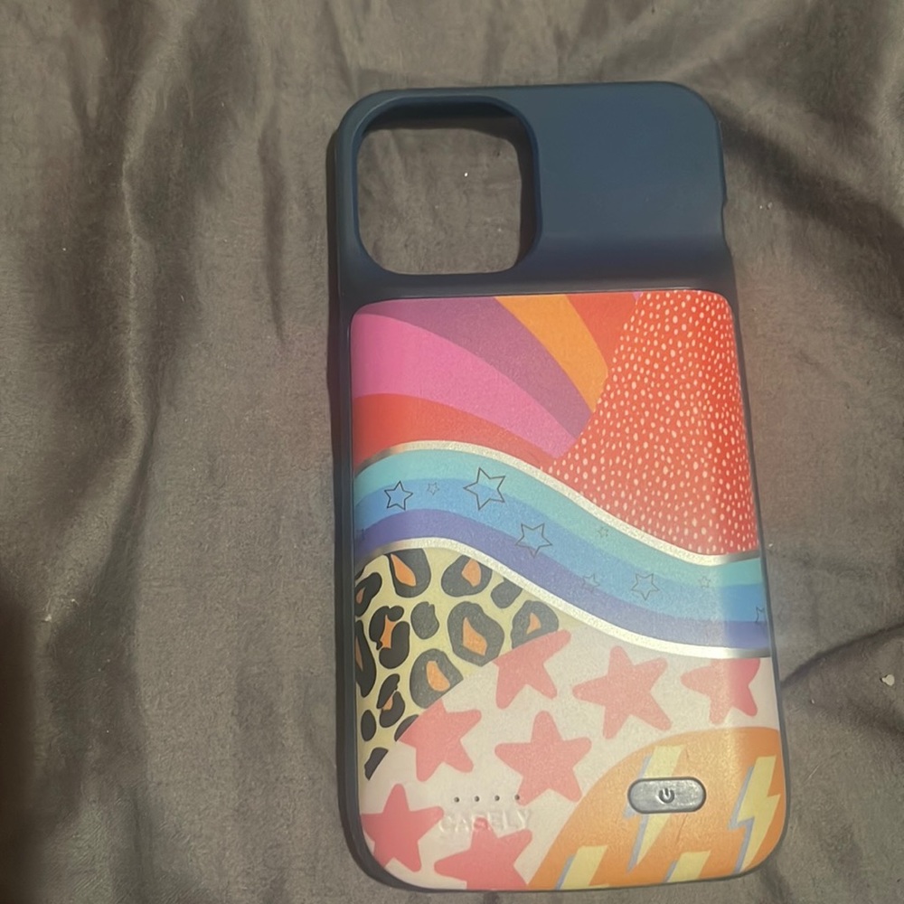 Charging case works amazing just don’t use